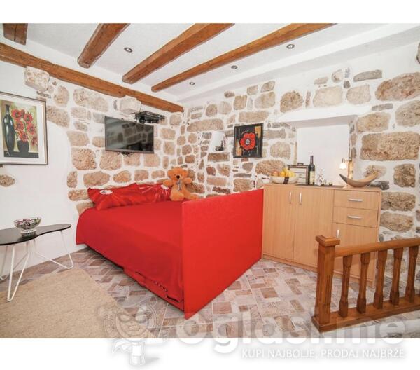 Garsonjera 25m2 - Kotor - Stari Grad