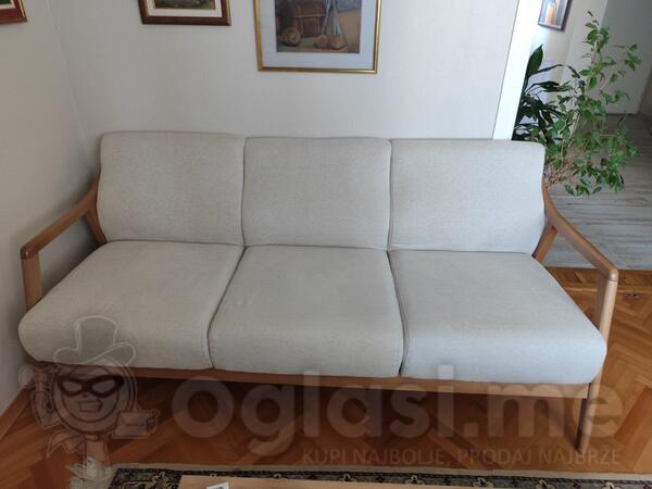 Prodajem garnituru kao nova