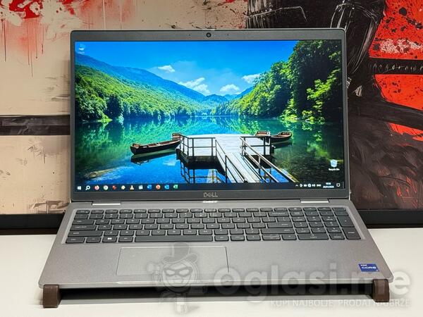 Dell Dell Latitude 5520 - 15.6" Intel i7 16GB GB