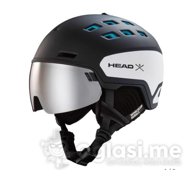 Na prodaju skijaška kaciga s vizirom 