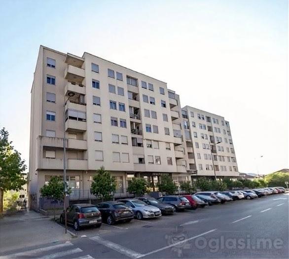 Garsonjera 28m2 - Podgorica - Blok 6