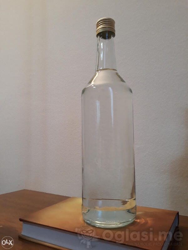 Domaća rakija šljiva