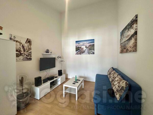 Garsonjera 43m2 - Bar - Centar grada