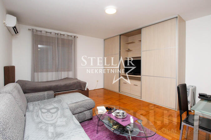 Garsonjera 35m2 - Podgorica - Stari Aerodrom