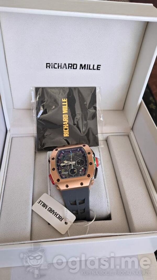 sat AAA DONESENI IZ AMERIKE  -  Muški sat