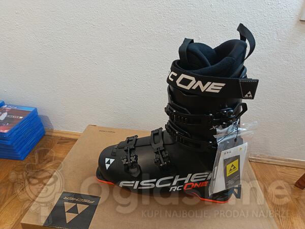 Prodajem  skije i pancerice