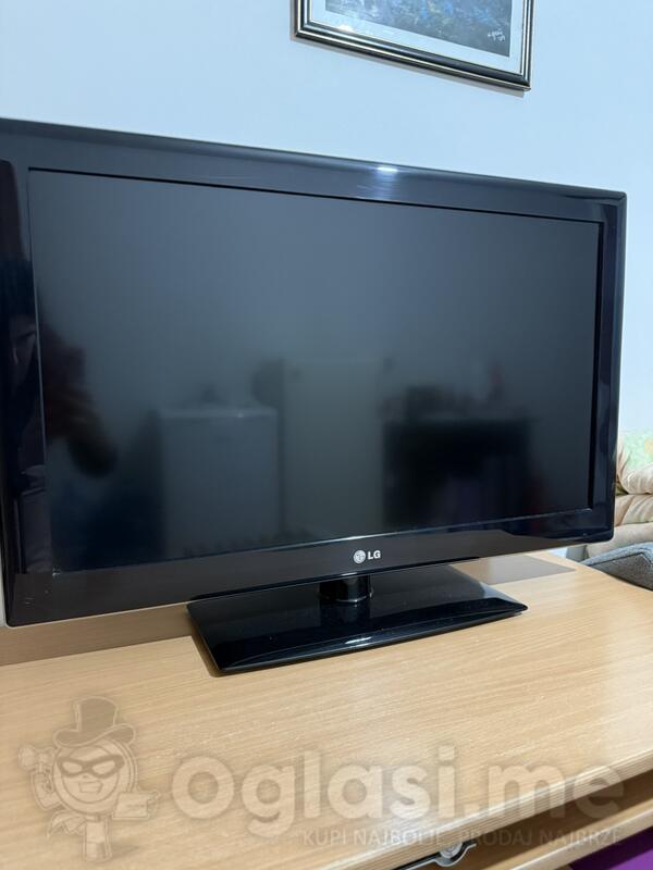 LG  - Televizor LCD 42"