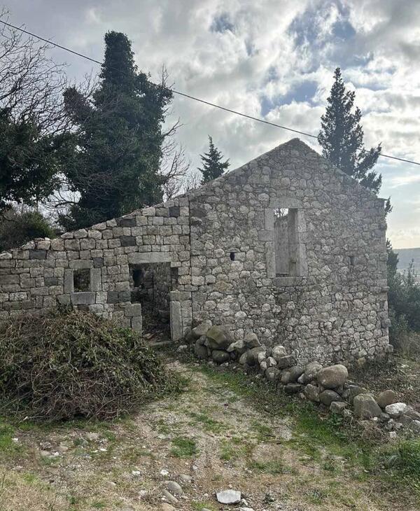 Porodična kuća 72m2 - Bar - Sutomore