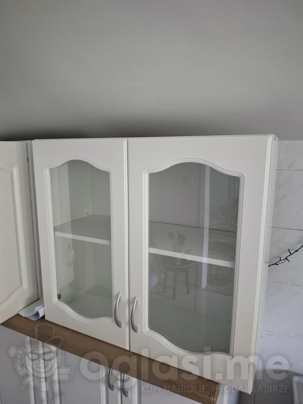 Prodaja dva nova viseća kuhinjska elementa 30×80 – Tivat