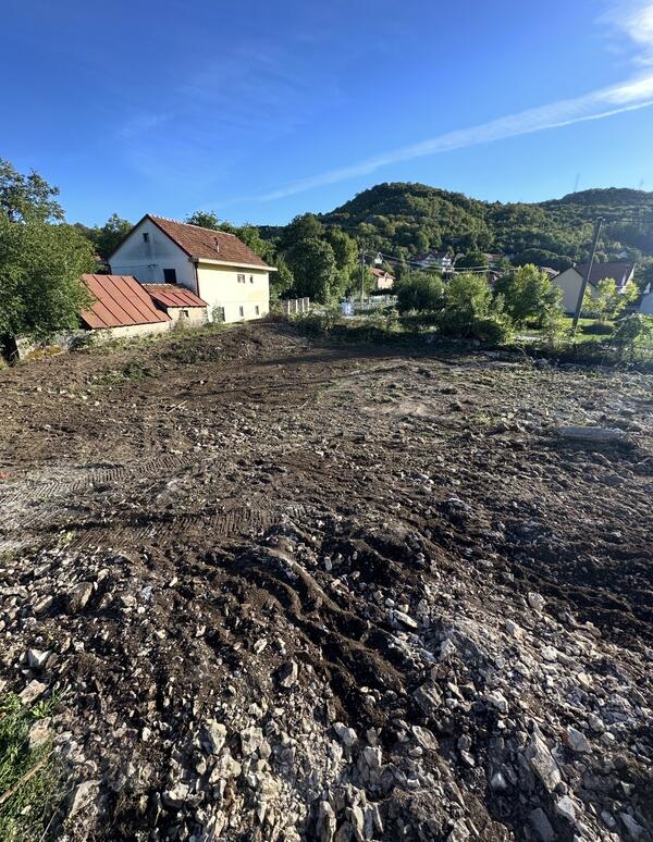 Građevinsko zemljište 1392m2 - Cetinje - > Okolina grada