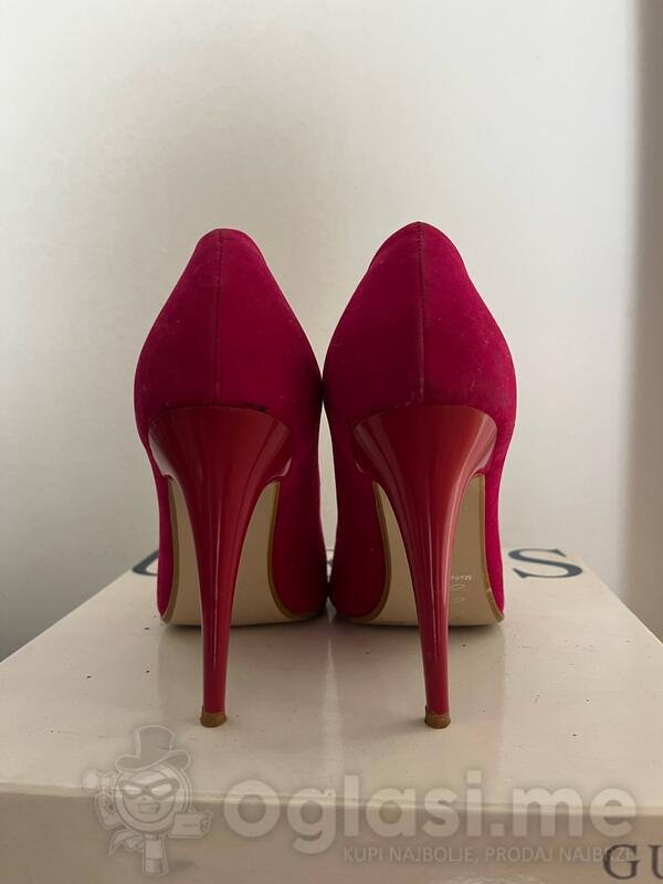 jednom nosene roze salonke 