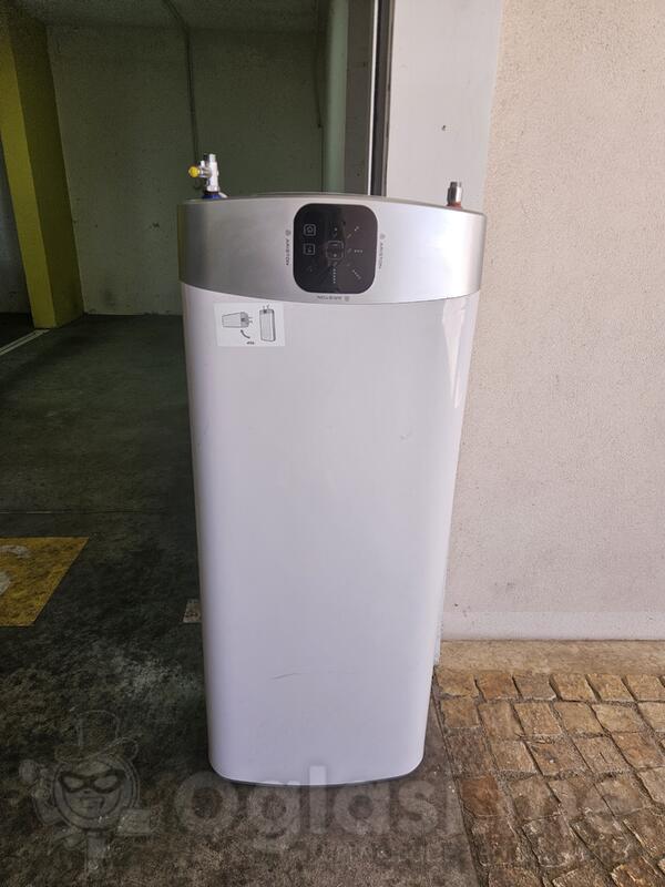 Ariston horizontalni bojler 80L