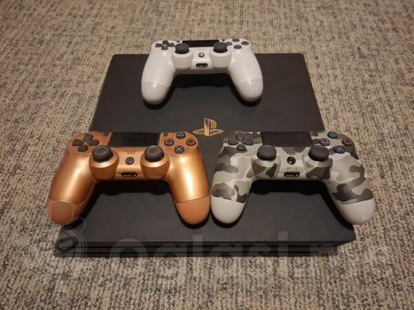 Sony - PlayStation 4