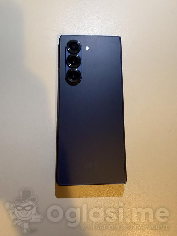 Samsung - Z Fold 6