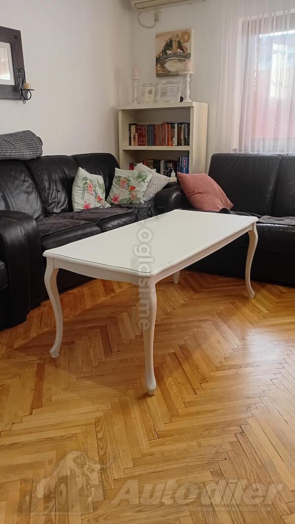 Sto za dnevni boravak!