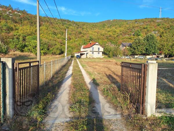 Porodična kuća 120m2 - Nikšić - Ozrinići