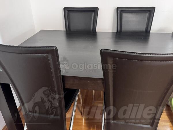 Prodajem sto i 4 stolice