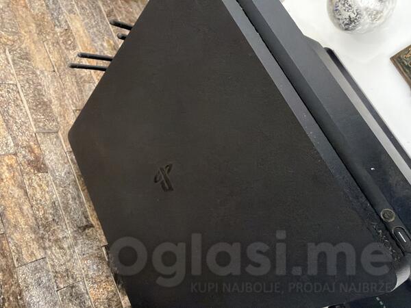 Sony - PlayStation 4