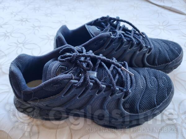 Prodajem original Tn patike