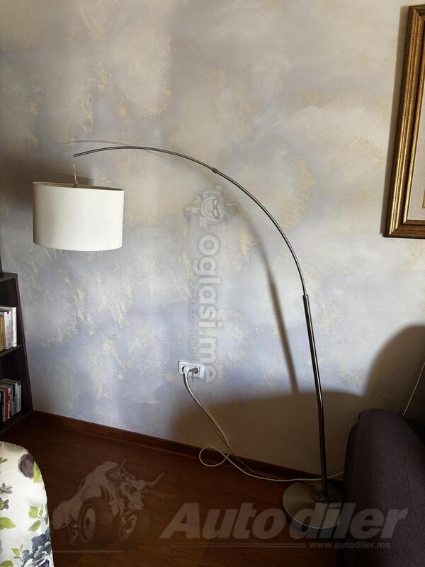 Prodajem polovnu lampu
