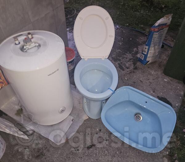 Ariston bojler 80L + WC šolja i lavabo