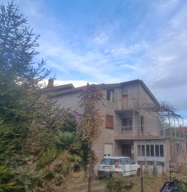 Porodična kuća 152m2 - Podgorica - Podgorica (uži dio)