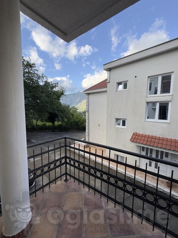 Jednosoban stan 54m2 - Kotor - Prčanj