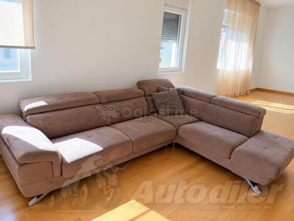 Eurocasa garnitura u odlicnom stanju sa foteljom