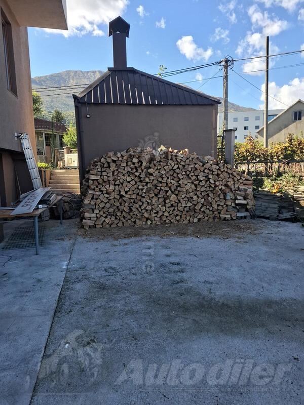 Slaganje drva 