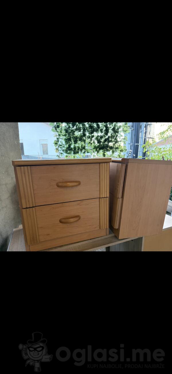 prodajem nocne  stocice ocuvan x2
