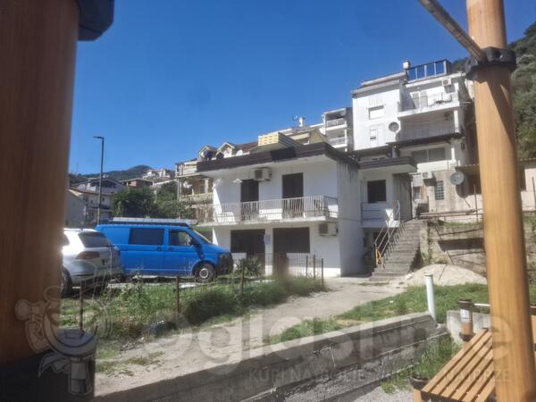 Kuća sa više stanova 120m2 - Budva - Bijeli Do