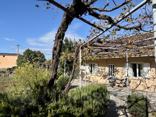 Porodična kuća 90m2 - Kotor - Škaljari