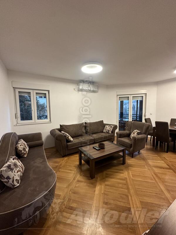 Dvosoban stan 82m2 - Podgorica - Momišići