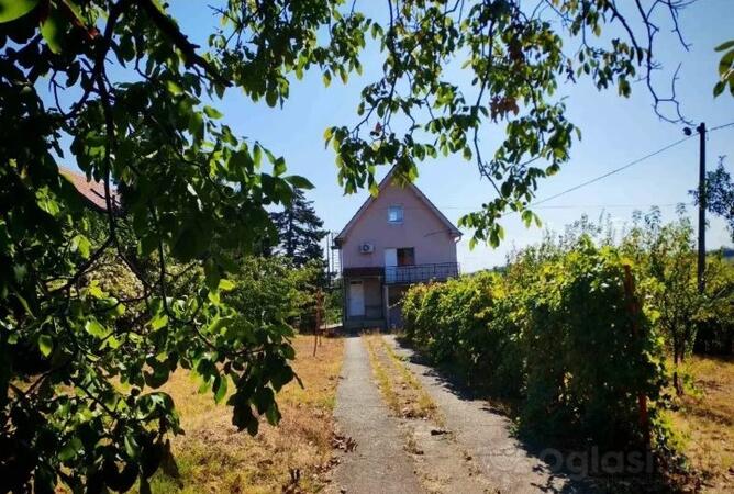 Porodična kuća 100m2 - Grocka - Grocka (uži dio)