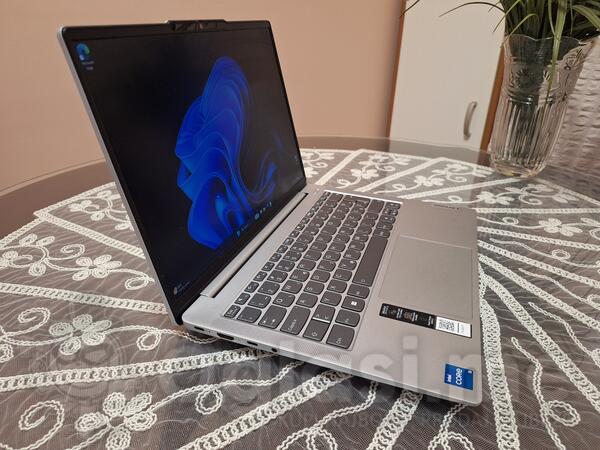 Lenovo - 14" Intel i5 16GB GB