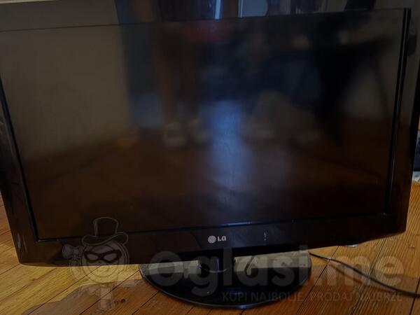 LG  - Televizor LCD 42"