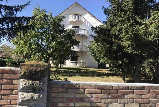 Kuća sa više stanova 850m2 - Voždovac - Beli Potok