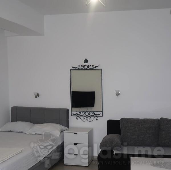 Garsonjera 33m2 - Bar - Sutomore zgrada Voli