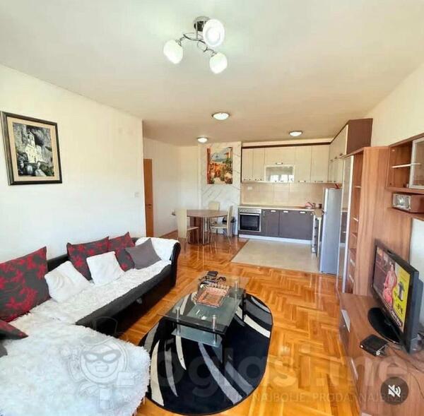 Dvosoban stan 60m2 - Podgorica - > Okolina grada