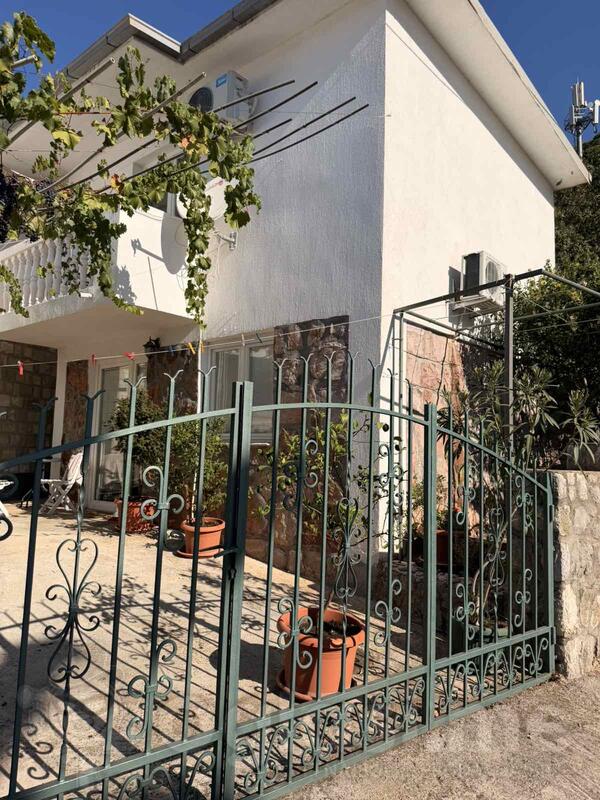 Garsonjera 27m2 - Budva - Podmaine