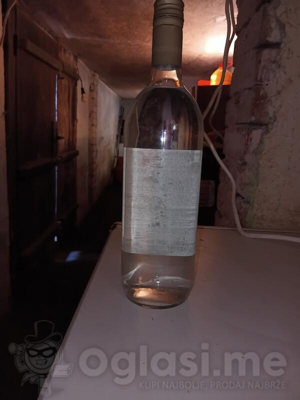Domaća rakija viljamovka