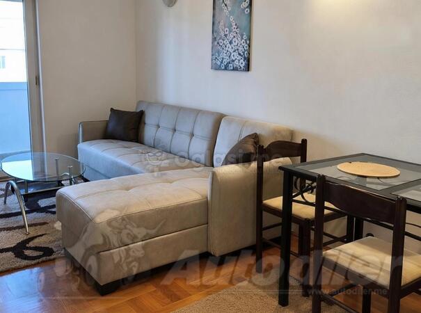 Jednosoban stan 42m2 - Podgorica - Stari Aerodrom lokal "Sicilija"
