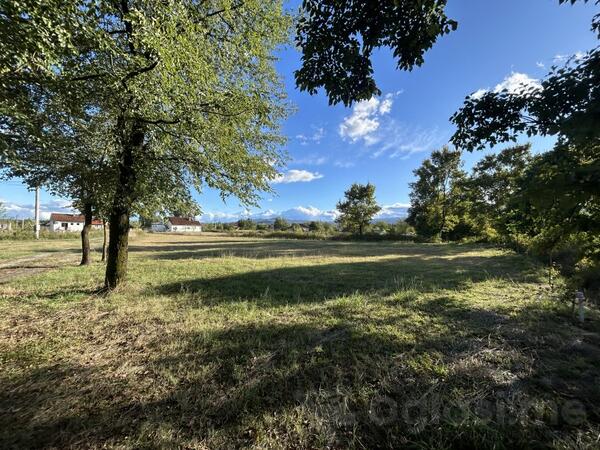 Građevinsko zemljište 2150m2 - Danilovgrad - > Okolina grada