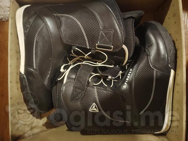 Prodajem cizme za bord