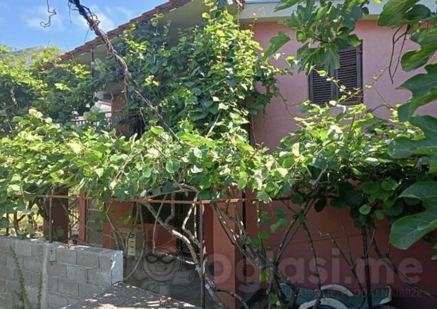 Porodična kuća 140m2 - Budva - > Okolina grada