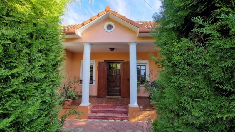 Porodična kuća 213m2 - Zrenjanin - Zrenjanin (uži dio)