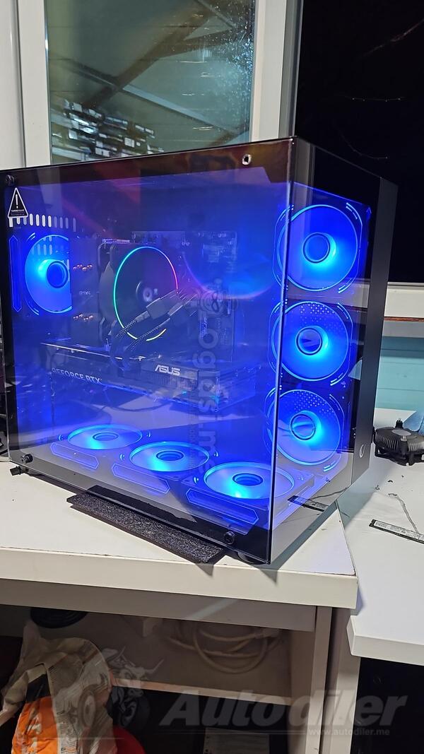 7800X 3D, 32GB, RTX 5070, 2TB M2 - AMD Ryzen 7 - 32GB GB DDR5 - SSD disk