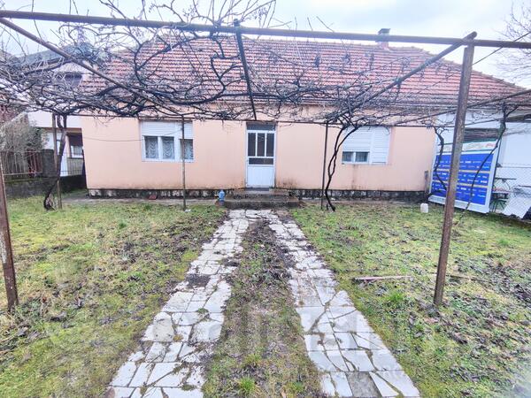 Porodična kuća 98m2 - Nikšić - Nikšić (uži dio)