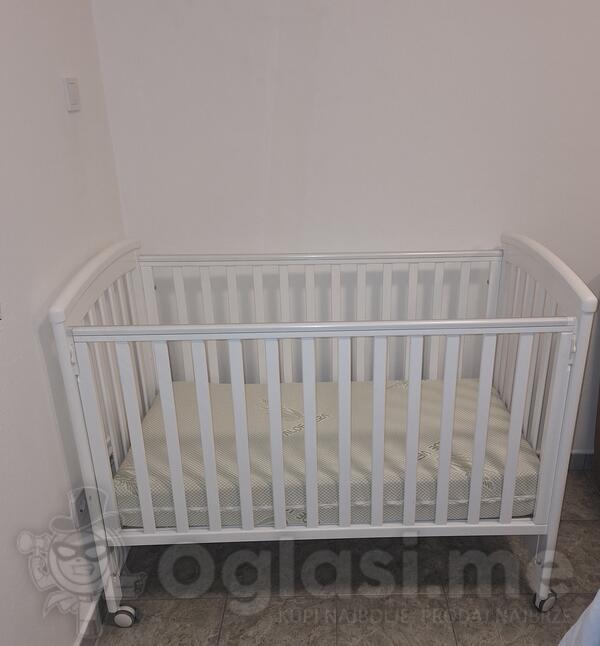 KREVETAC ZA BEBE SA DUŠEKOM
