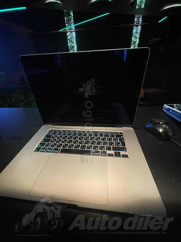 Apple pro 2019 - 15.6" Intel i9 16GB GB